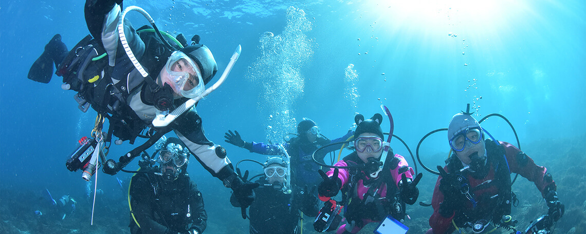 ダイビングのドライスーツってどんなもの？選び方やおすすめは？ドライスーツの疑問を解決！