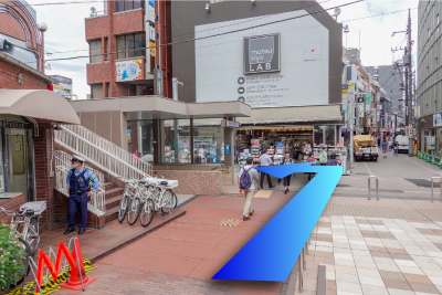 「マツキヨ」さんの前を左折します。