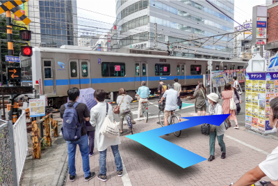 踏切は渡らずに右の通路へ。