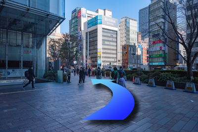 外に出たら左に進みます。